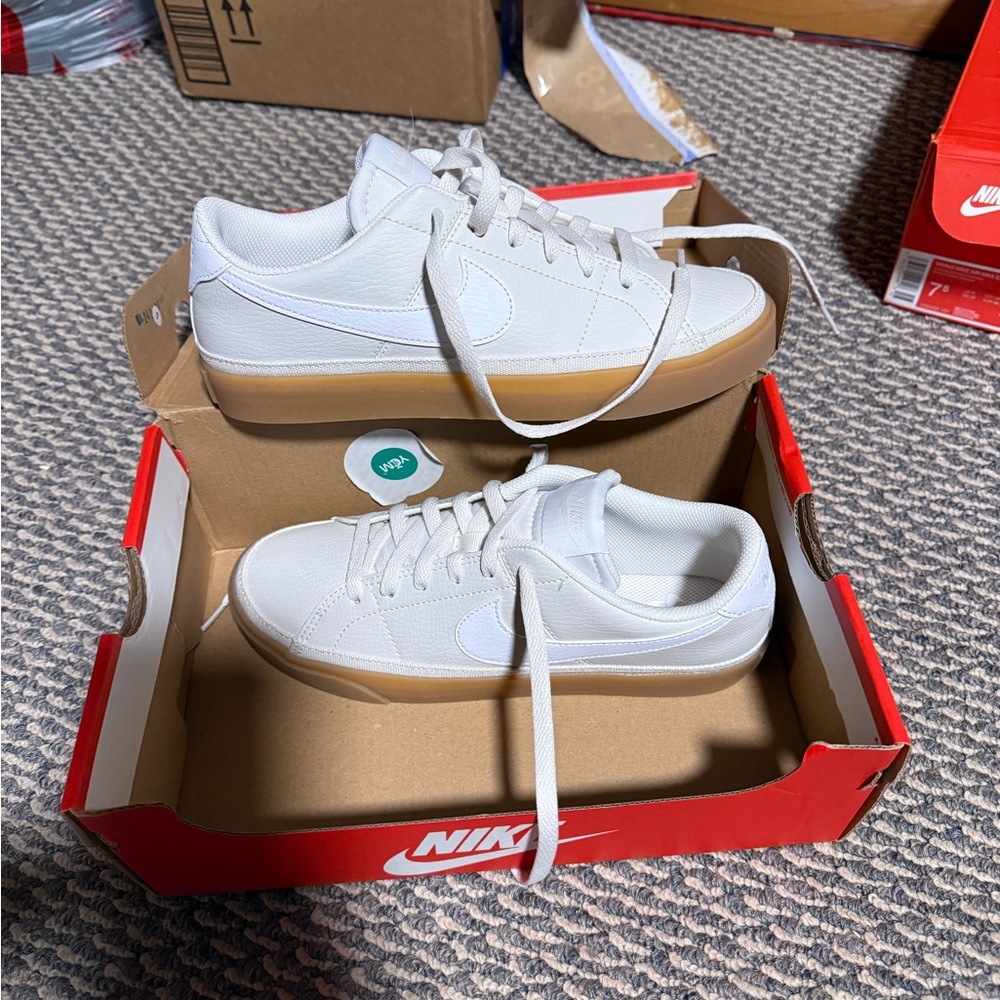 Nike Court Legacy LO Sneakers - White and Yellow